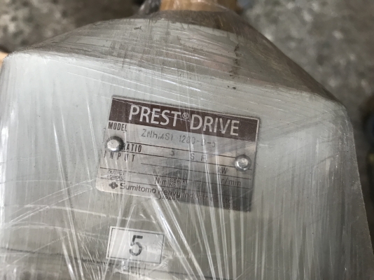 ขายมอเตอร์เกียร์ Prest drive Sumitomo 1HP. 380V อัตราทด 1:5 มีระบบเบรคในตัว ของใหม่ในกล่อง ไม่เคยใช้งาน มี 4ตัวครับ