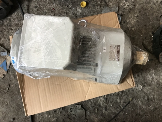ขายมอเตอร์เกียร์ Prest drive Sumitomo 1HP. 380V อัตราทด 1:5 มีระบบเบรคในตัว ของใหม่ในกล่อง ไม่เคยใช้งาน มี 4ตัวครับ