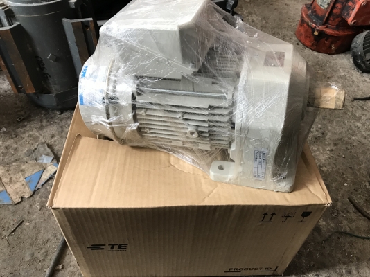 ขายมอเตอร์เกียร์ Prest drive Sumitomo 1HP. 380V อัตราทด 1:5 มีระบบเบรคในตัว ของใหม่ในกล่อง ไม่เคยใช้งาน มี 4ตัวครับ