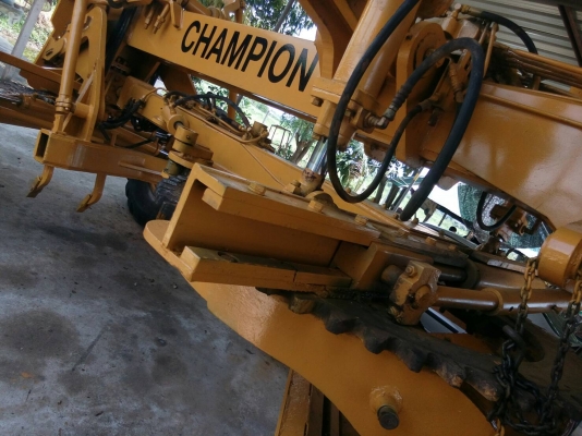 ขายรถเกรด CHAMPION 720 A เอวอ่อน ขายรถเกรด CHAMPION 720 A เอวอ่อน