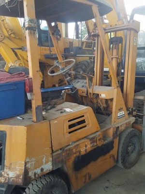 Komatsu FD15-1 ขนาด1.5ตัน เครื่องยนต์ดีเซล4สูบ สภาพดีพร้อมใช้งาน สนใจติดต่อ0813553478(คุณโย)