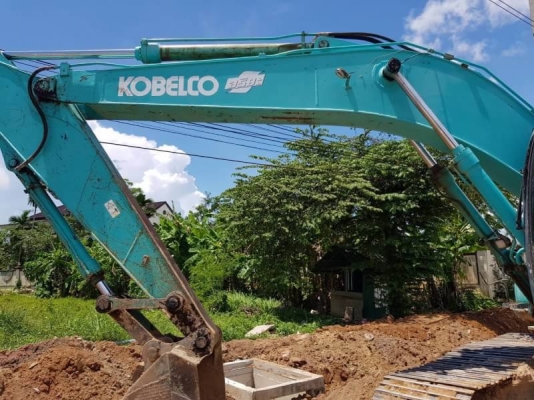 รถแบคโฮ KOBELCO SK200 / YN - 11. , ( รถทำงาน 3,xxx ชม. ) สนใจติดต่อ 081 - 6079515