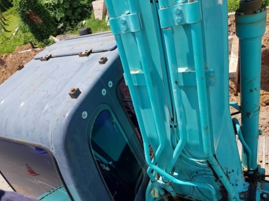 รถแบคโฮ KOBELCO SK200 / YN - 11. , ( รถทำงาน 3,xxx ชม. ) สนใจติดต่อ 081 - 6079515