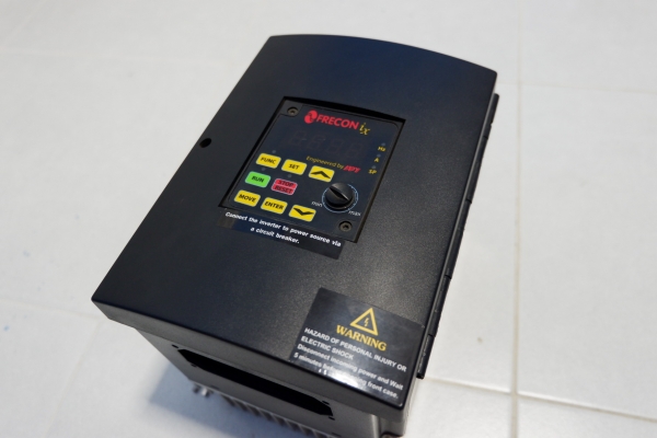 อินเวอร์เตอร์ 7.5ph 5.5kw ไฟเข้าAc 3PH 360-460v 50/60Hz