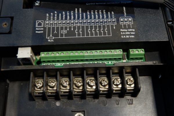 อินเวอร์เตอร์ 7.5ph 5.5kw ไฟเข้าAc 3PH 360-460v 50/60Hz