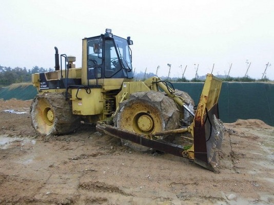 รถดันล้อเหล็ก KOMATSU รุ่น WF450T-1 รถดันล้อเหล็ก KOMATSU รุ่น WF450T-1