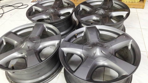 ล้อ All New D Max ขอบ 17 สีเทากันเดิมๆจากโรงงาน มีรอยนิดเดียว1วงใช้งานปกติ ชุดละ4,400฿ บ้านโป่ง.ราชบุรี ต่าง จว.ส่งได้ ขนส่งเอกชน/รถไฟ line 0924241744