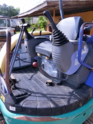 KOMATSU 30MR-1 ขนาดPC-30 <มีVDOให้ชม> รถเก่านอกแท้☎️ติดต่อ 085-5632278 (ราคาต่อรองได้)