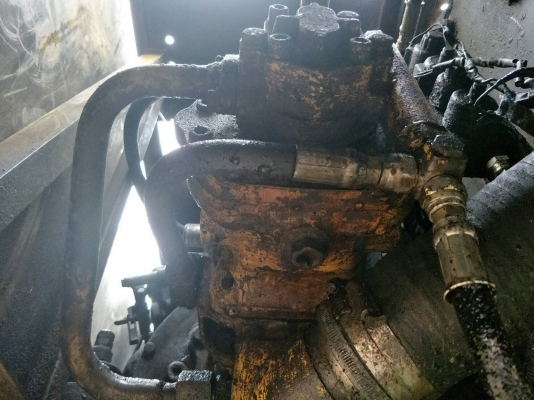ขายรถแบคโฮ KOMATSU PC120-5 ตัวเดินใหญ่ มีระบบหัวกระแทก บูมอาร์มสวย เอวใหม่ ราคา 320000