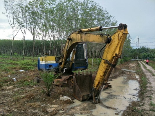ขายรถแบคโฮ KOMATSU PC120-5 ตัวเดินใหญ่ มีระบบหัวกระแทก บูมอาร์มสวย เอวใหม่ ราคา 320000