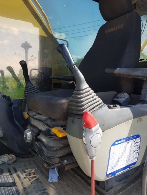 ขายรถแบคโฮ KOMATSU PC200-8 ใช้งาน 12,xxx ชั่วโมง สภาพดี พร้อมใช้งาน เอกสารเล่มทะเบียน