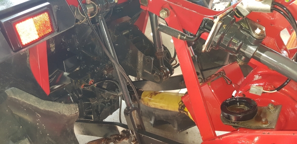 รถไถนั่งขับพร้อมใช้งาน 18 แรง พร้อมโรตารี พร้อมชุดตักหน้า