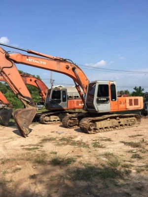 ขายคุ่. EX200รุ่น1. สภาพสวยๆ พร้อมใช้งาน.  เครื่องดีมากๆปั้มดี