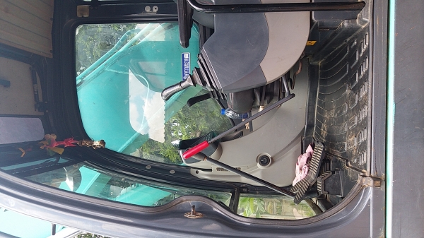 ขาย 1,690,000 KOBELCO sk 200-8 super เล่มทะเบียนภาษีไม่ขาด ไฟฟ้าครบ เครื่องดี ปั้มแรง เอวแน่น ช่วงล่างเต็ม แอร์เย็น รถสวยพร้อมใช้เอกสารพร้อมโอน รถอยู่ กทม. 090-772-3710 090-772-3708