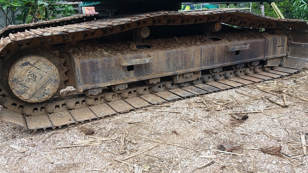 ขาย 1,690,000 KOBELCO sk 200-8 super เล่มทะเบียนภาษีไม่ขาด ไฟฟ้าครบ เครื่องดี ปั้มแรง เอวแน่น ช่วงล่างเต็ม แอร์เย็น รถสวยพร้อมใช้เอกสารพร้อมโอน รถอยู่ กทม. 090-772-3710 090-772-3708