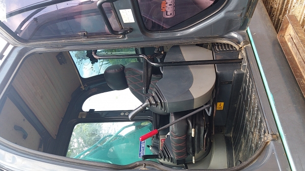 ขาย 1,690,000 KOBELCO sk 200-8 super เล่มทะเบียนภาษีไม่ขาด ไฟฟ้าครบ เครื่องดี ปั้มแรง เอวแน่น ช่วงล่างเต็ม แอร์เย็น รถสวยพร้อมใช้เอกสารพร้อมโอน รถอยู่ กทม. 090-772-3710 090-772-3708