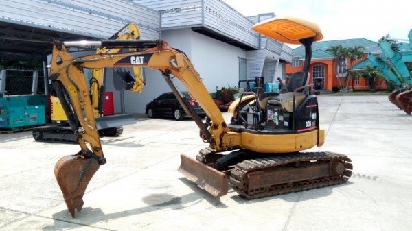 รถขุด 3 ตัน CAT303CR มือสองญี่ปุ่น