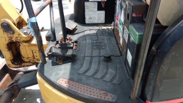 รถขุด 3 ตัน CAT303CR มือสองญี่ปุ่น