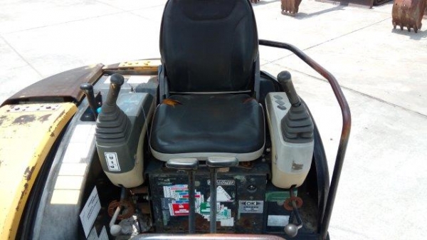 รถขุด 3 ตัน CAT303CR มือสองญี่ปุ่น