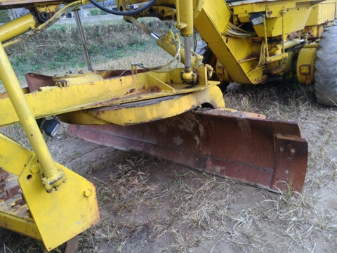 ขาย MITSUBISHI MG230 เก่านอกจากญี่ปุ่น สนใจติดต่อ อำพล 090-9694506, 080-3031241