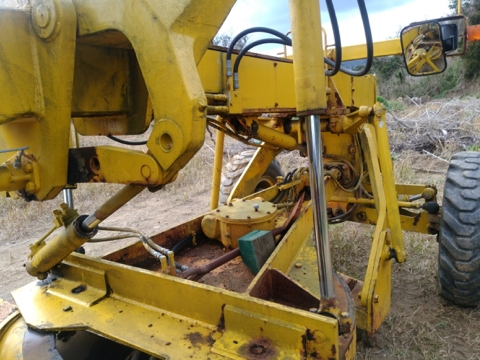 ขาย MITSUBISHI MG230 เก่านอกจากญี่ปุ่น สนใจติดต่อ อำพล 090-9694506, 080-3031241