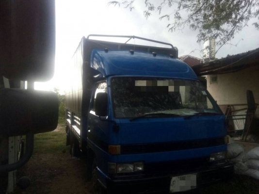 หกล้อรั้ว ISUZU