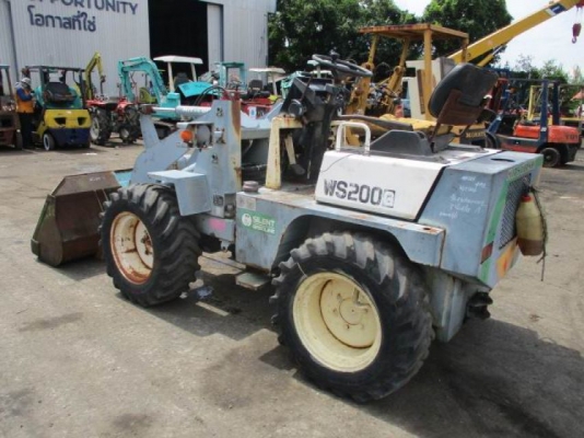 ขายรถตักล้อยาง  ยี่ห้อ MITSUBISHI  รุ่น  WS200G เครื่องยนต์  เบนซิน  4G33   แรงคล่องตัว ทุกระบบ เกียร์ทอร์ค  คอนโทรลเดียว บุ้งกี๋ ขนาด 0.5 คิว เก่านอกขายราคาถูก