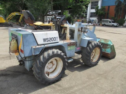 ขายรถตักล้อยาง  ยี่ห้อ MITSUBISHI  รุ่น  WS200G เครื่องยนต์  เบนซิน  4G33   แรงคล่องตัว ทุกระบบ เกียร์ทอร์ค  คอนโทรลเดียว บุ้งกี๋ ขนาด 0.5 คิว เก่านอกขายราคาถูก