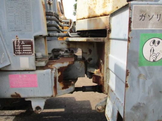 ขายรถตักล้อยาง  ยี่ห้อ MITSUBISHI  รุ่น  WS200G เครื่องยนต์  เบนซิน  4G33   แรงคล่องตัว ทุกระบบ เกียร์ทอร์ค  คอนโทรลเดียว บุ้งกี๋ ขนาด 0.5 คิว เก่านอกขายราคาถูก