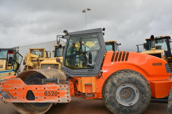 รถบด 20ตัน HAMM 3520 ถึงไทยเร็วๆนี้ครับ