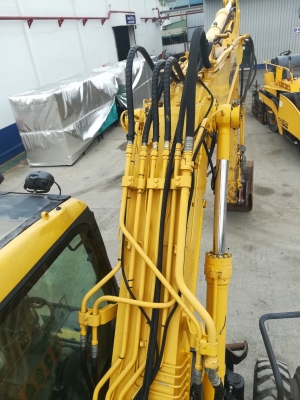 ขายรถขุดล้อยาง PW130-7 โทร 061-4194021 ภู