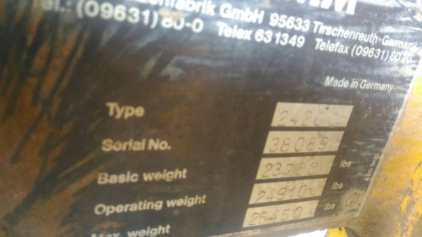 รถบดแฮม 10 ตันสั่นสะเทือนสองเปลือกสองเพลาเล่มทะเบียนราคา 680,000 รถกทม.