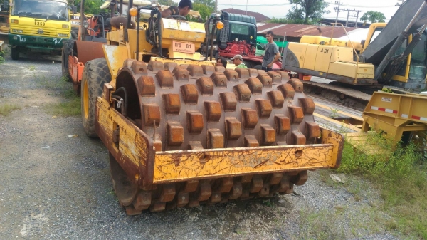 รถบดแฮม 10 ตันสั่นสะเทือนสองเปลือกสองเพลาเล่มทะเบียนราคา 680,000 รถกทม.