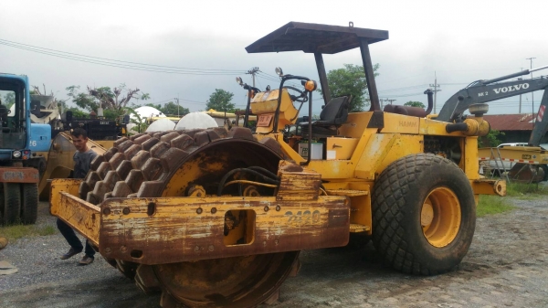 รถบดแฮม 10 ตันสั่นสะเทือนสองเปลือกสองเพลาเล่มทะเบียนราคา 680,000 รถกทม.