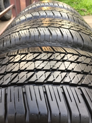 ยาง Bridgestone 265 60 18 ปี17 ดอกเต็ม ไม่มีปะ ใช้ยาว ราคาไม่แพง