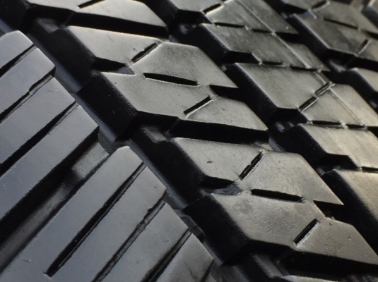 ยาง Bridgestone 265 60 18 ปี17 ดอกเต็ม ไม่มีปะ ใช้ยาว ราคาไม่แพง