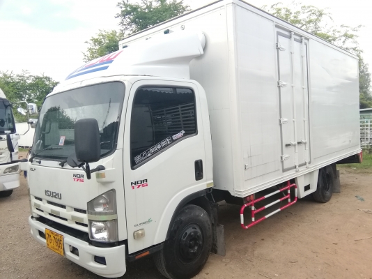 6 ล้อกลาง *EURO.2* ISUZU NQR 150 แรงม้า * ยาว 5.50ม.* รถสวยเดิม+สวยจริง *รถห้างแท้ * (มีเล่มพ้อมโอน)