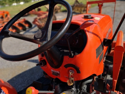 ⚡⚡มาล้าวข่ะ⚡⚡???????? เข้าใหม่L3608 พร้อมใช้งาน เครื่องดีเกียร์ดี???? อุปกรณ์3ชิ้นใบดันหน้า+ผาน+โรตารี่ ใช้งาน1650ชมราคา285000บาท มีบริการจัดส่งฟรีคะ สนใจติดต่อสอบถามรายละเอียด0906910337 ????????พิกัดร้านส.เจริญแทรกเตอร์ อ.บางระกำ จ.พิษณุโ