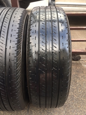 ยาง Bridgestone 215 65 16 กลางปี17 ดอกเต็ม ไม่มีปะ ใช้ยาว ราคาไม่แพง