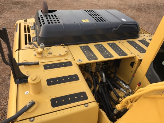 ขายรถแบคโฮ KOMATSU PC200-8MO ใช้งาน 6 พันชั่วโมง กล้องหลัง สภาพนางฟ้า