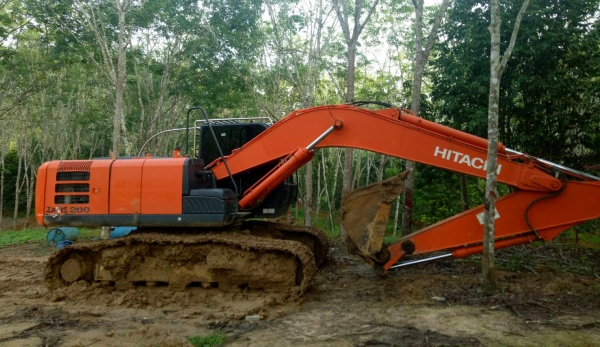 ขายรถแบคโฮ HITACHI ZX200-5G ใช้งาน 5 พันชั่วโมง สภาพนางฟ้า ขายรถแบคโฮ HITACHI ZX200-5G ใช้งาน 5 พันชั่วโมง สภาพนางฟ้า