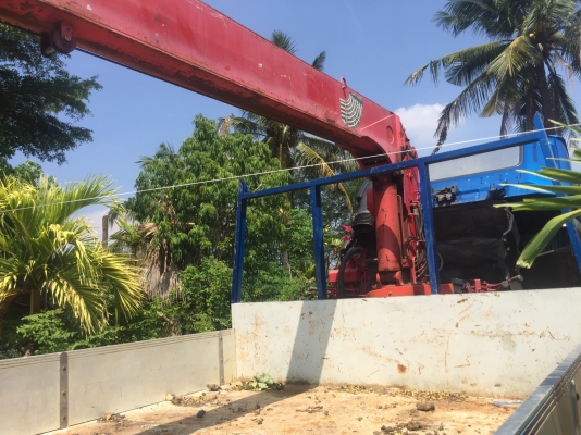 ขายเครน3.7 ตัน unic ติดรถบรรทุก