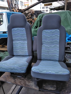 เบาะนั่งรถยรรทุก  nissan ud