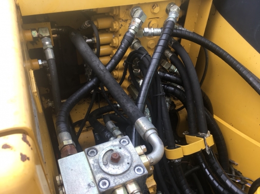 ขายรถขุดล้อยาง KOMATSU PW130-7K นำเข้าจากต่างประเทศ สนใจติดต่อ อำพล 090-9694506, 080-3031241 ขายรถขุดล้อยาง KOMATSU PW130-7K นำเข้าจากต่างประเทศ สนใจติดต่อ อำพล 090-9694506, 080-3031241