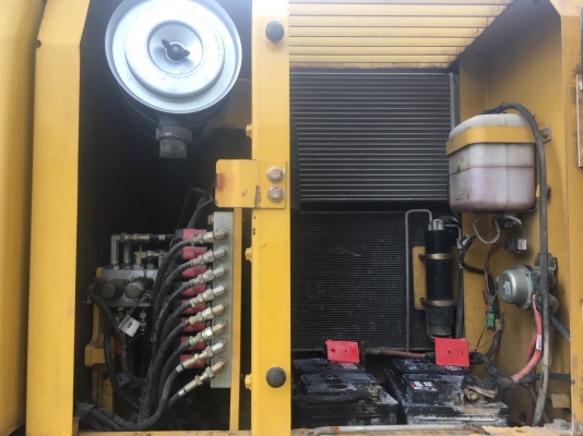 ขายรถขุดล้อยาง KOMATSU PW130-7K นำเข้าจากต่างประเทศ สนใจติดต่อ อำพล 090-9694506, 080-3031241