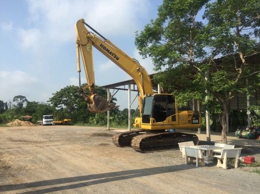 ขาย pc 200-8  . รถสวย แอร์เย็น ช่วงล่างแน่น รถพร้อมออกงาน รถอยู่ ลพบุรี สนใจติดต่อได้ที่0802719535 คุณเบียร์ ราคา 1650000บาท