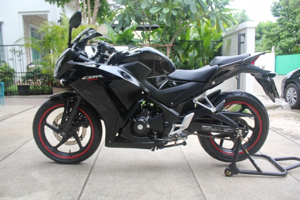 ขาย HONDA CBR300r รถสวย สภาพป้ายแดง ขาย HONDA CBR300r รถสวย สภาพป้ายแดง
