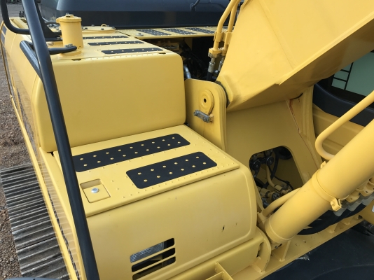 KOMATSU PC200-8MO กล้องหลัง(6000 ชั่วโมง)PM7000 ขอรูปเพิ่มได้ครับ รถสวยพร้อมใช้งาน สนใจติดต่อ 081-4283210