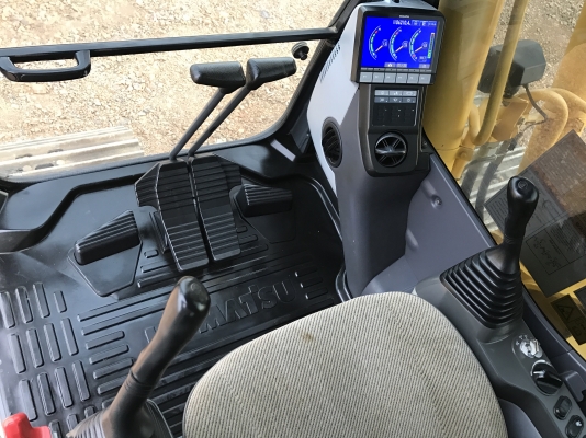 KOMATSU PC200-8MO กล้องหลัง(6000 ชั่วโมง)PM7000 ขอรูปเพิ่มได้ครับ รถสวยพร้อมใช้งาน สนใจติดต่อ 081-4283210