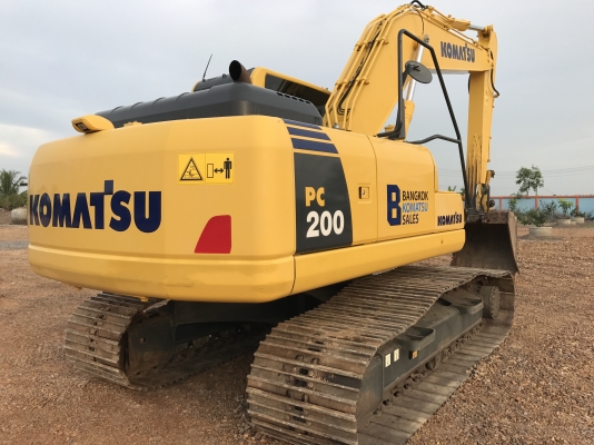 KOMATSU PC200-8MO กล้องหลัง(6000 ชั่วโมง)PM7000 ขอรูปเพิ่มได้ครับ รถสวยพร้อมใช้งาน สนใจติดต่อ 081-4283210